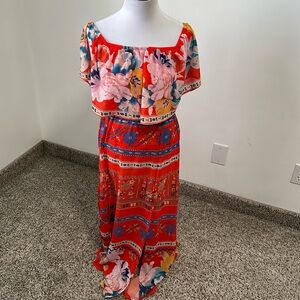 😊 NWT Jealous Tomato Maxi Dress